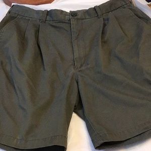 Outer rim Shorts 36 green , normal wear , clean